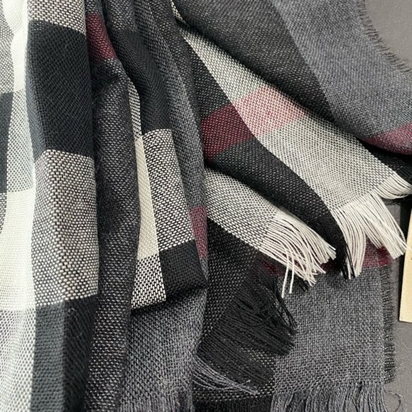 NWT BURBERRY TONAL LIGHTWEIGHT CHECK WOOL CASHMERE SCARF - Picture 2 of 6